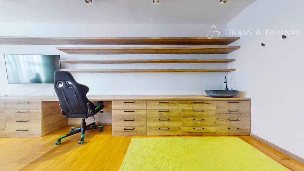 Luxusný 3-izbový byt s panoramatickou terasou v Pezinku – pri Zámockom parku