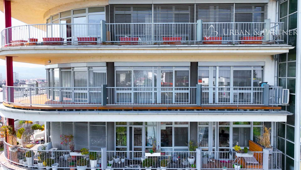 Luxusný 3-izbový byt s panoramatickou terasou v Pezinku – pri Zámockom parku