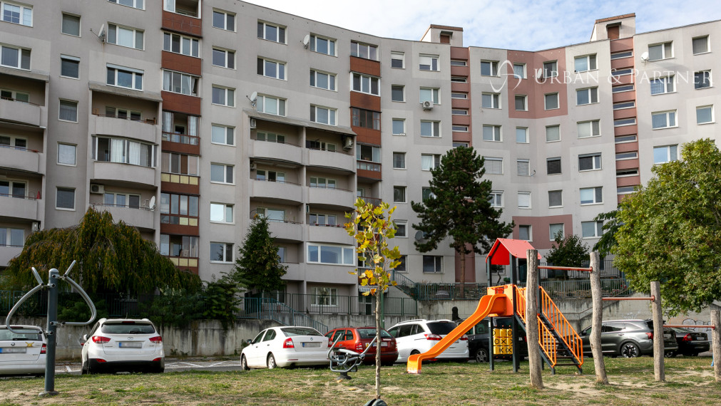 Predaj 3 izbového bytu na ulici Hlavačikova v Karlovej vsi, časť Dlhé Diely