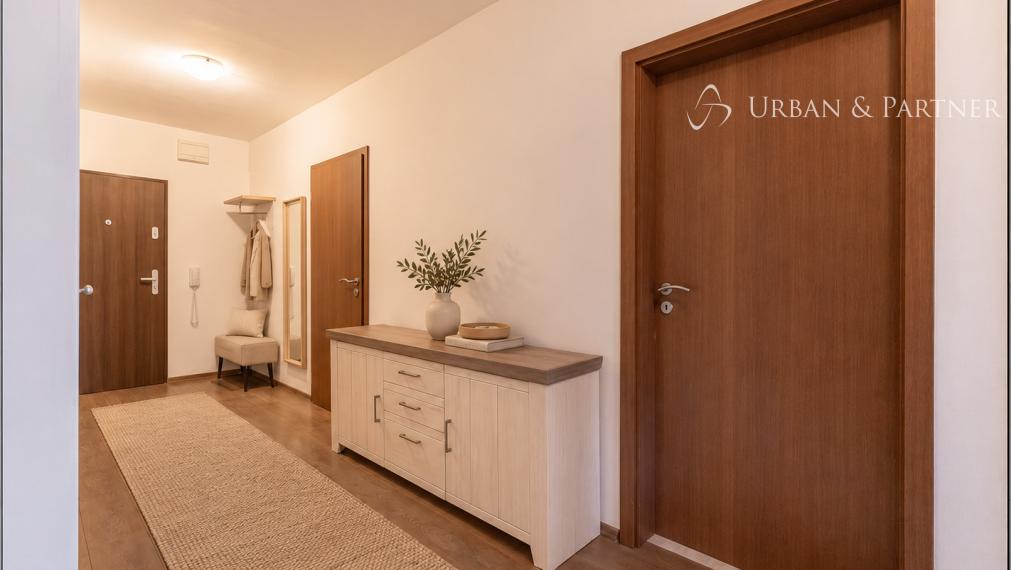 NA PREDAJ | PREROBENÝ 3-IZBOVÝ BYT S BALKÓNOM TRENČÍN  JUH I
