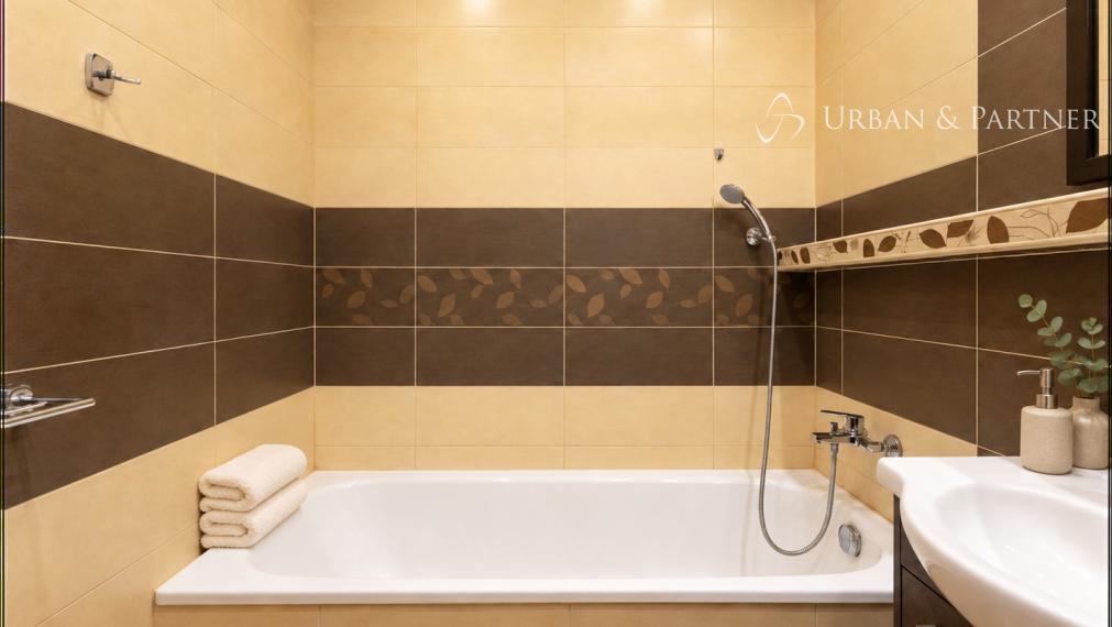 NA PREDAJ | PREROBENÝ 3-IZBOVÝ BYT S BALKÓNOM TRENČÍN  JUH I